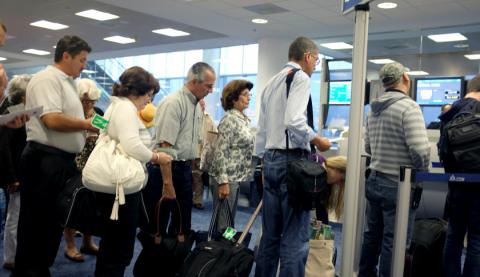 Passanger boarding plane